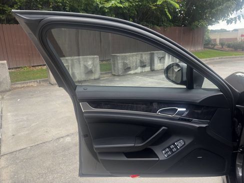 Used 2012 Porsche Panamera Turbo S image 22