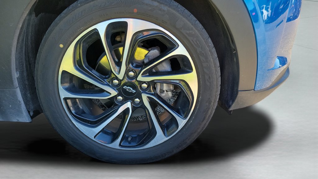 Used 2023 Chevrolet Bolt EUV Premier w/ Sun & Sound Package FWD image 10