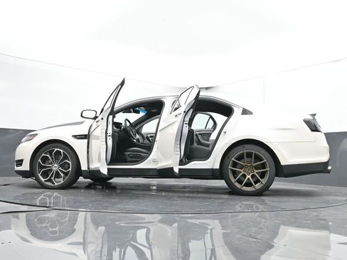 Used 2017 Ford Taurus SHO image 70