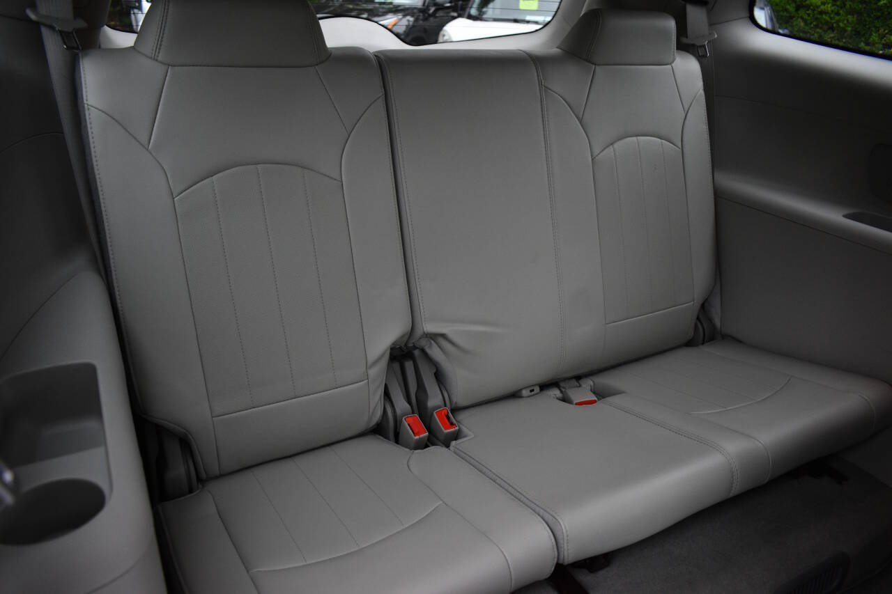 Used 2017 Buick Enclave Leather FWD image 14
