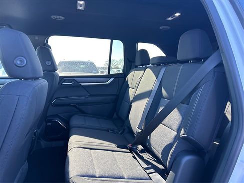 New 2026 GMC Acadia Elevation image 34