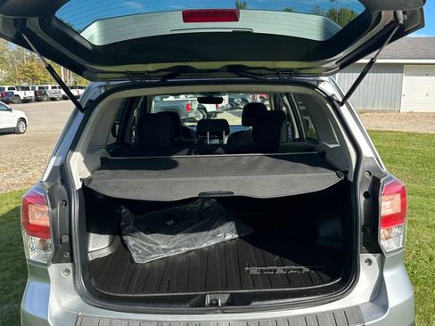 Used 2017 Subaru Forester 2.5i Premium w/ All-Weather Package image 7