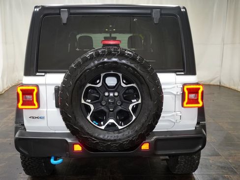 Used 2022 Jeep Wrangler Unlimited Rubicon 4xe w/ Dual Top Group AWD/4WD image 6