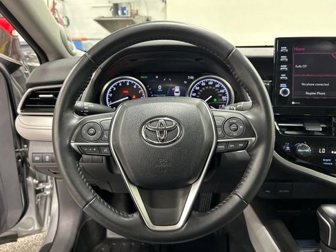 Used 2021 Toyota Camry XLE w/ Navigation Package FWD image 16