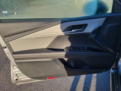 Used 2025 Toyota Camry SE image 13