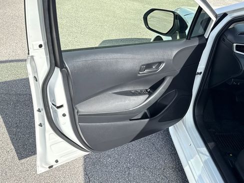 Used 2022 Toyota Corolla LE w/ LE Convenience Package image 13