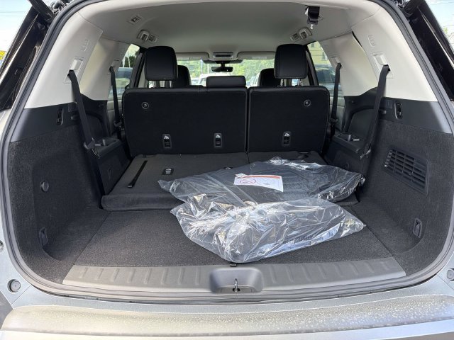 New 2026 Nissan Pathfinder SL AWD/4WD image 9