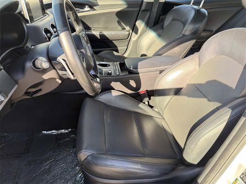 Used 2019 Kia Stinger image 18