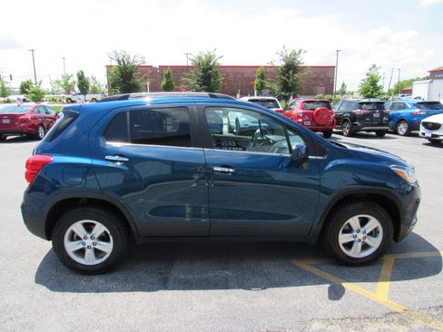 Used 2020 Chevrolet Trax LT w/ LT Convenience Package AWD/4WD image 7
