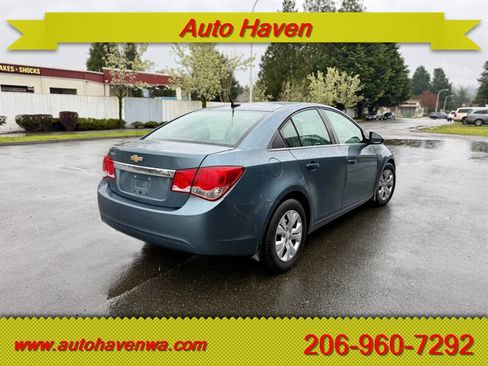 Used 2012 Chevrolet Cruze LS image 4
