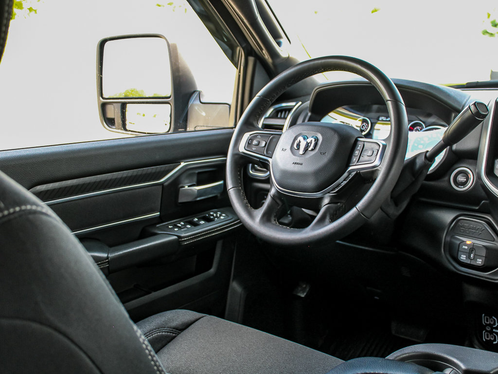 Used 2025 RAM 3500 Big Horn AWD/4WD image 38