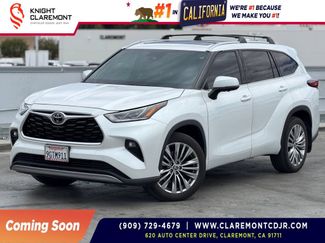 Used 2023 Toyota Highlander Platinum FWD video 1