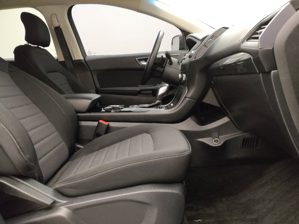 Used 2018 Ford Edge SE FWD image 21