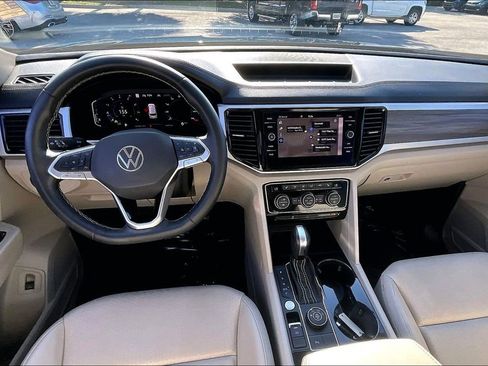 Certified 2022 Volkswagen Atlas SEL AWD/4WD image 3