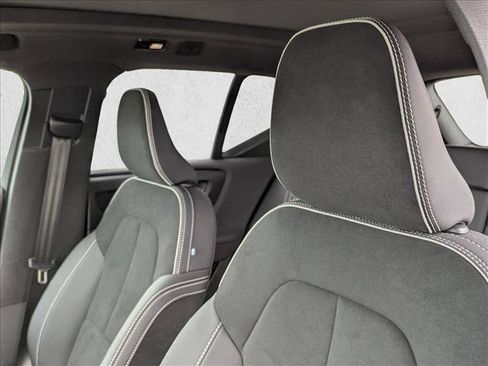 Used 2023 Volvo XC40 B5 Plus w/ Climate Package AWD/4WD image 14