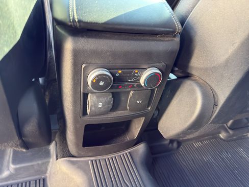 Used 2020 Ford Explorer XLT w/ Equipment Group 202A AWD/4WD image 16