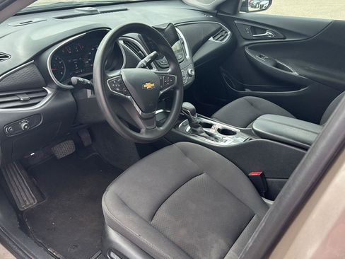Used 2025 Chevrolet Malibu LT FWD image 11