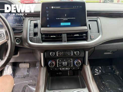 Used 2022 Chevrolet Suburban Z71 w/ Off-Road Capability Package AWD/4WD image 17