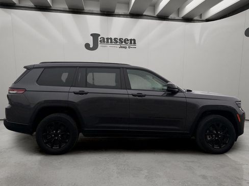 Used 2025 Jeep Grand Cherokee L Altitude RWD image 5