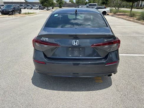 Used 2025 Honda Civic Sport image 4