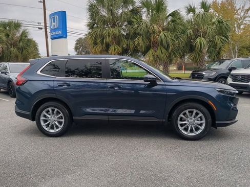 Used 2025 Honda CR-V EX image 3