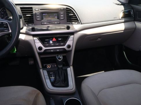 Used 2017 Hyundai Elantra SE FWD image 10