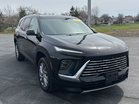 Used 2025 Buick Enclave Preferred image 1