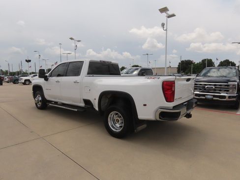 Used 2021 Chevrolet Silverado 3500 LTZ w/ LTZ Plus Package AWD/4WD image 16