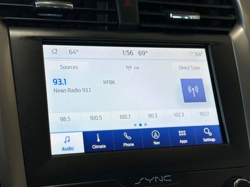 Used 2020 Ford Fusion SE FWD image 19