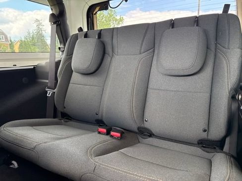 Used 2025 Jeep Wrangler Sport AWD/4WD image 10