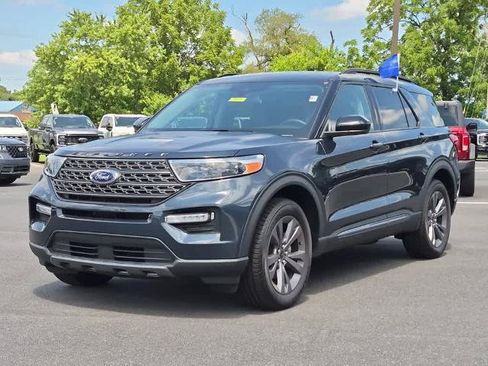 Certified 2023 Ford Explorer XLT w/ Equipment Group 202A AWD/4WD image 1