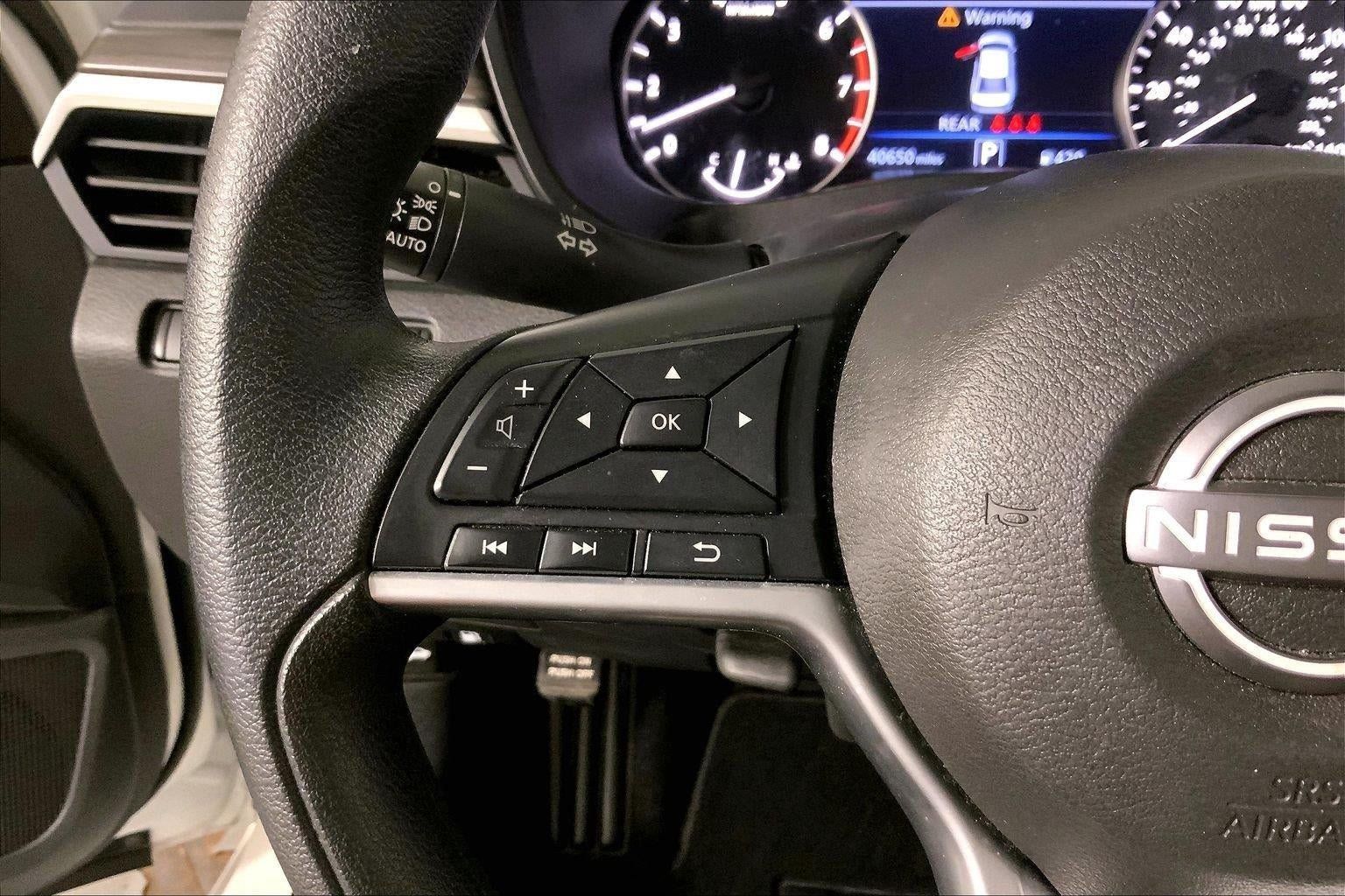 Used 2025 Nissan Altima 2.5 SV FWD image 12
