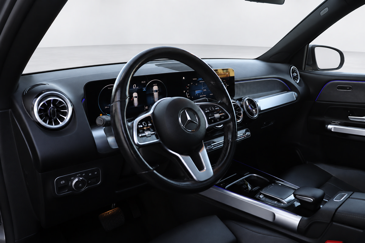 Used 2022 Mercedes-Benz GLB 250 4MATIC w/ Premium Package Lite image 26