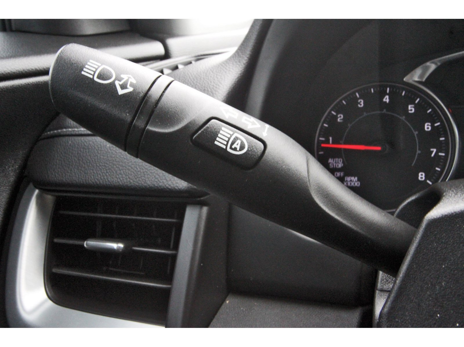 Used 2023 GMC Terrain SLE w/ Driver Convenience Package AWD/4WD image 21