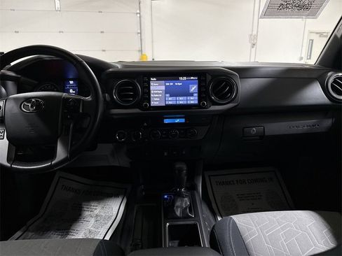 Used 2022 Toyota Tacoma TRD Sport image 10