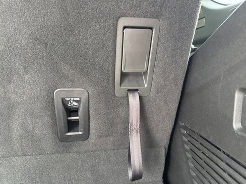 Used 2023 GMC Yukon SLT image 54