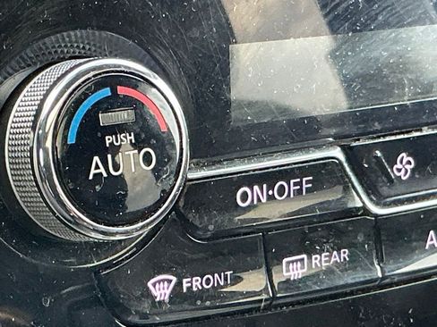 Used 2015 Nissan Murano Platinum w/ Platinum Technology Package image 18