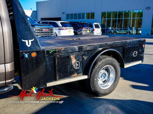 Used 2023 Ford F350 Lariat image 7