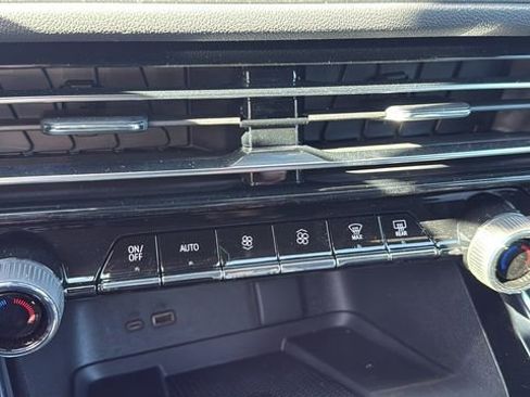 New 2026 Chevrolet Traverse LT w/ Driver Confidence Package image 21