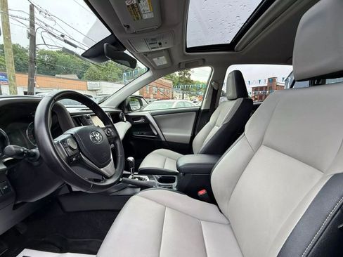 Used 2016 Toyota RAV4 Limited image 27