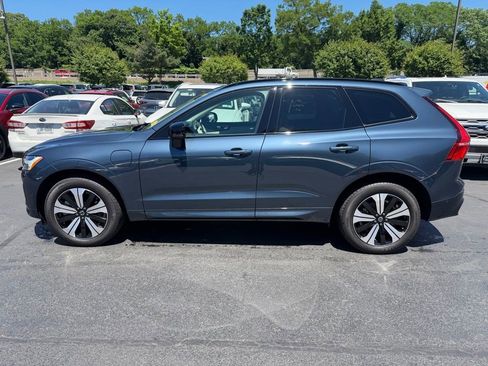 Used 2024 Volvo XC60 T8 Plus w/ Climate Package AWD/4WD image 3