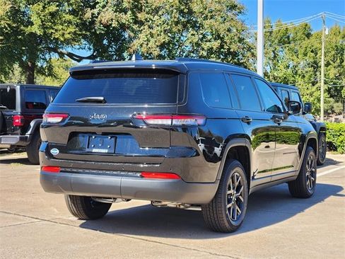 New 2025 Jeep Grand Cherokee L Altitude image 3
