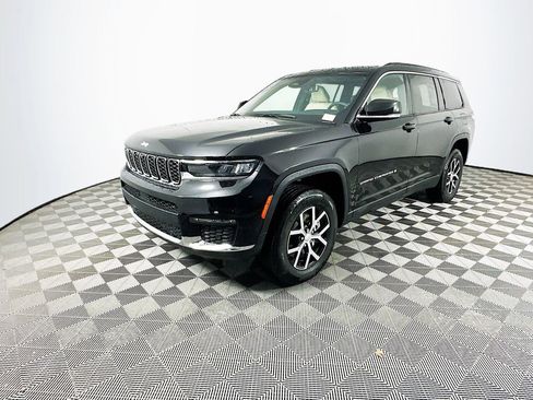Certified 2025 Jeep Grand Cherokee L Limited w/ Luxury Tech Group II image 6