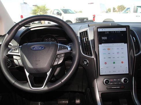 Certified 2024 Ford Edge SEL w/ Sport Appearance Package AWD/4WD image 17