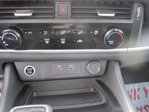 Used 2021 Nissan Rogue S image 14