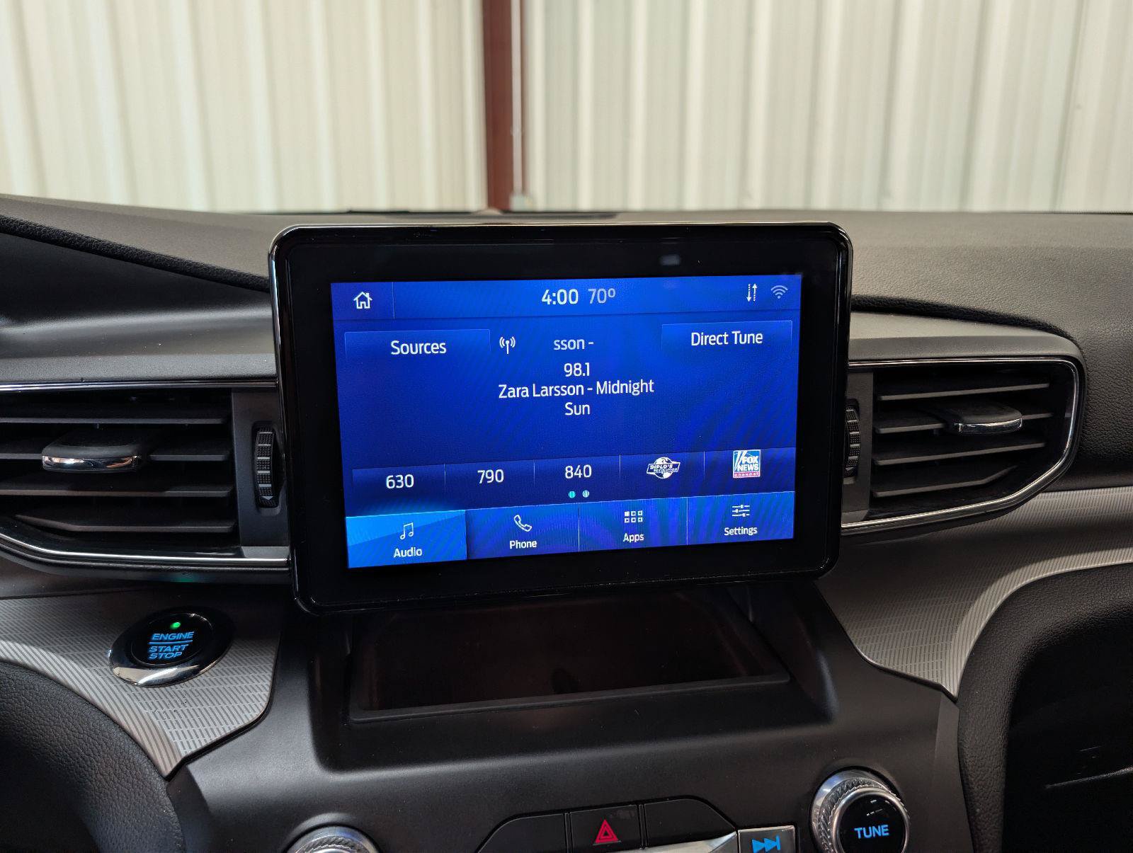 Used 2020 Ford Explorer XLT w/ Equipment Group 202A AWD/4WD image 19