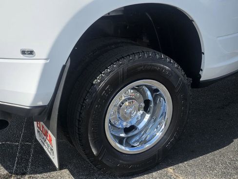 Used 2024 RAM 3500 Big Horn image 11