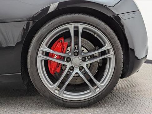 Used 2011 Audi R8 V10 w/ Enhanced Leather Pkg image 22