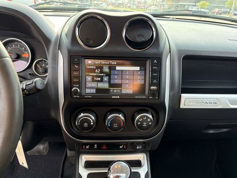 Used 2017 Jeep Compass High Altitude image 14