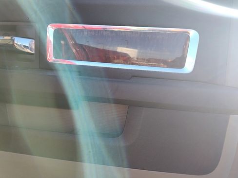 Used 2011 RAM 1500 Laramie image 11